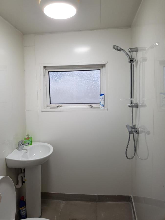 Atlas Road Guest House カーディフ エクステリア 写真